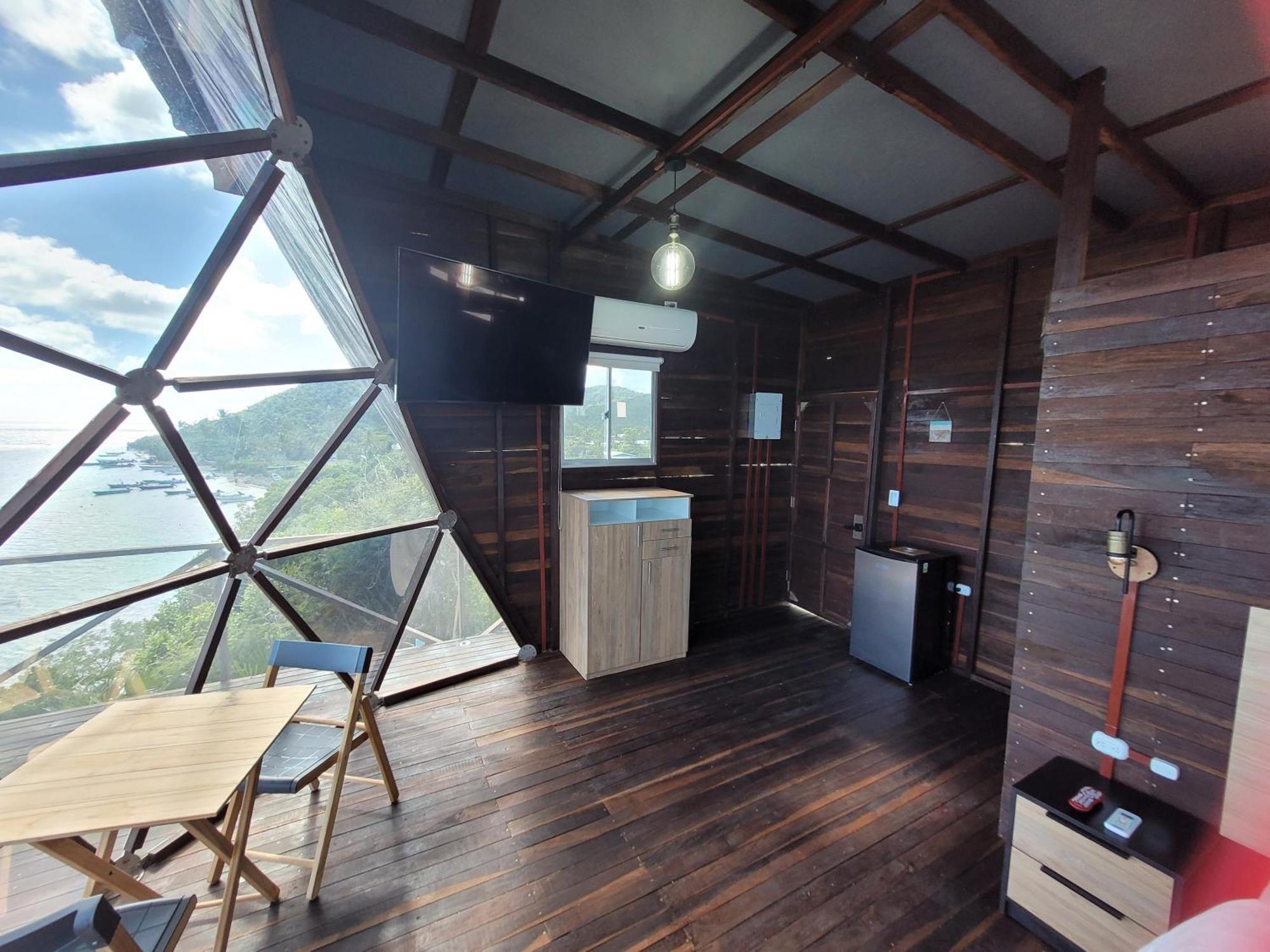 321 Surprise Beach House And Glamping Archibolds Habitación foto